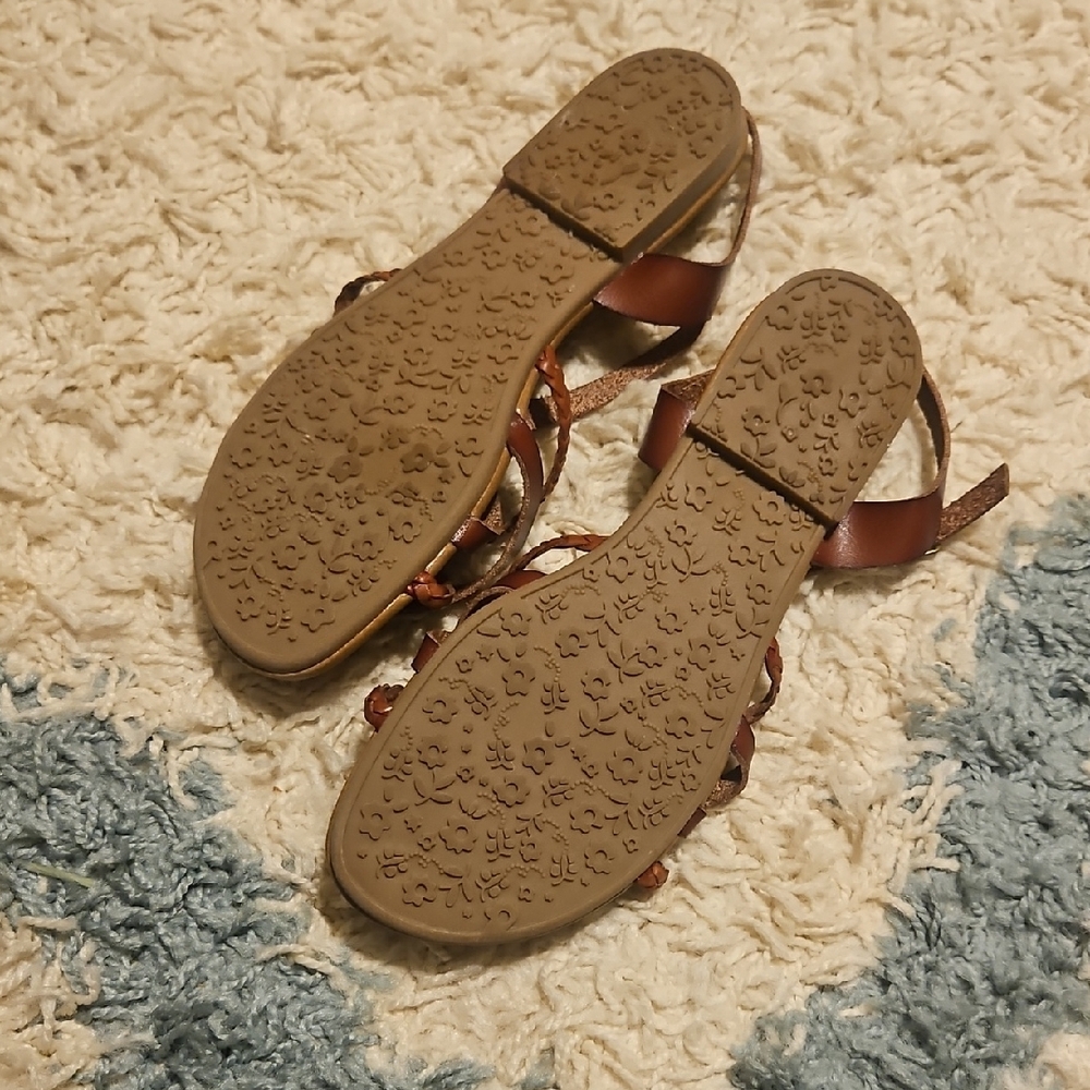 Blowfish Brown Sandals with Intricate Strap Design - Picture 2 of 3